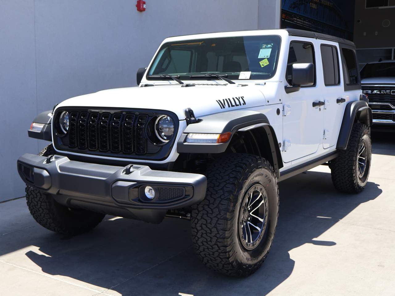 2025 Jeep Wrangler Willys 4dr