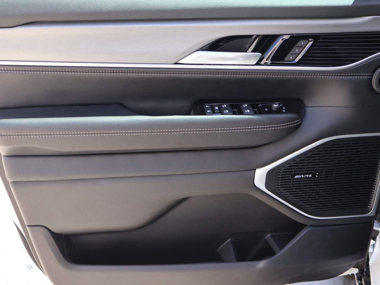 2026 Jeep Grand Wagoneer Limited Altitude - Photo 7