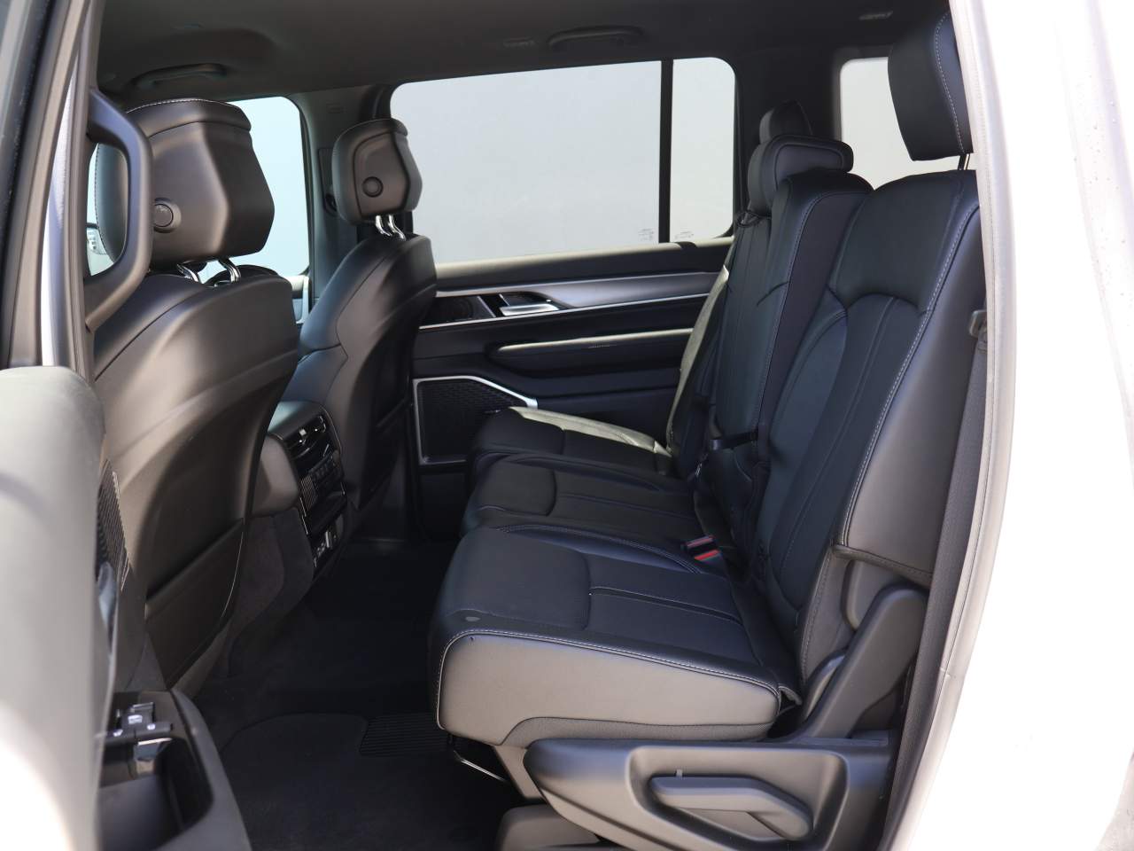 2026 Jeep Grand Wagoneer Limited Altitude - Photo 10