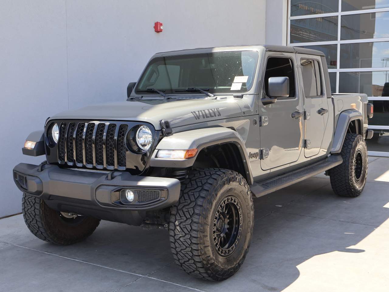 2023 Jeep Gladiator Willys Crew Cab