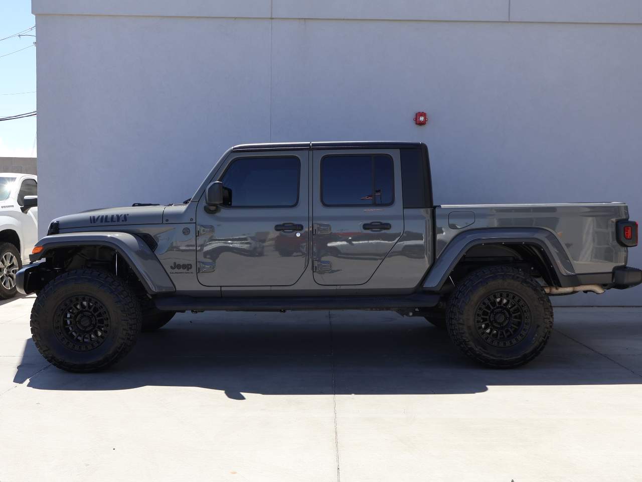 2023 Jeep Gladiator Willys Crew Cab