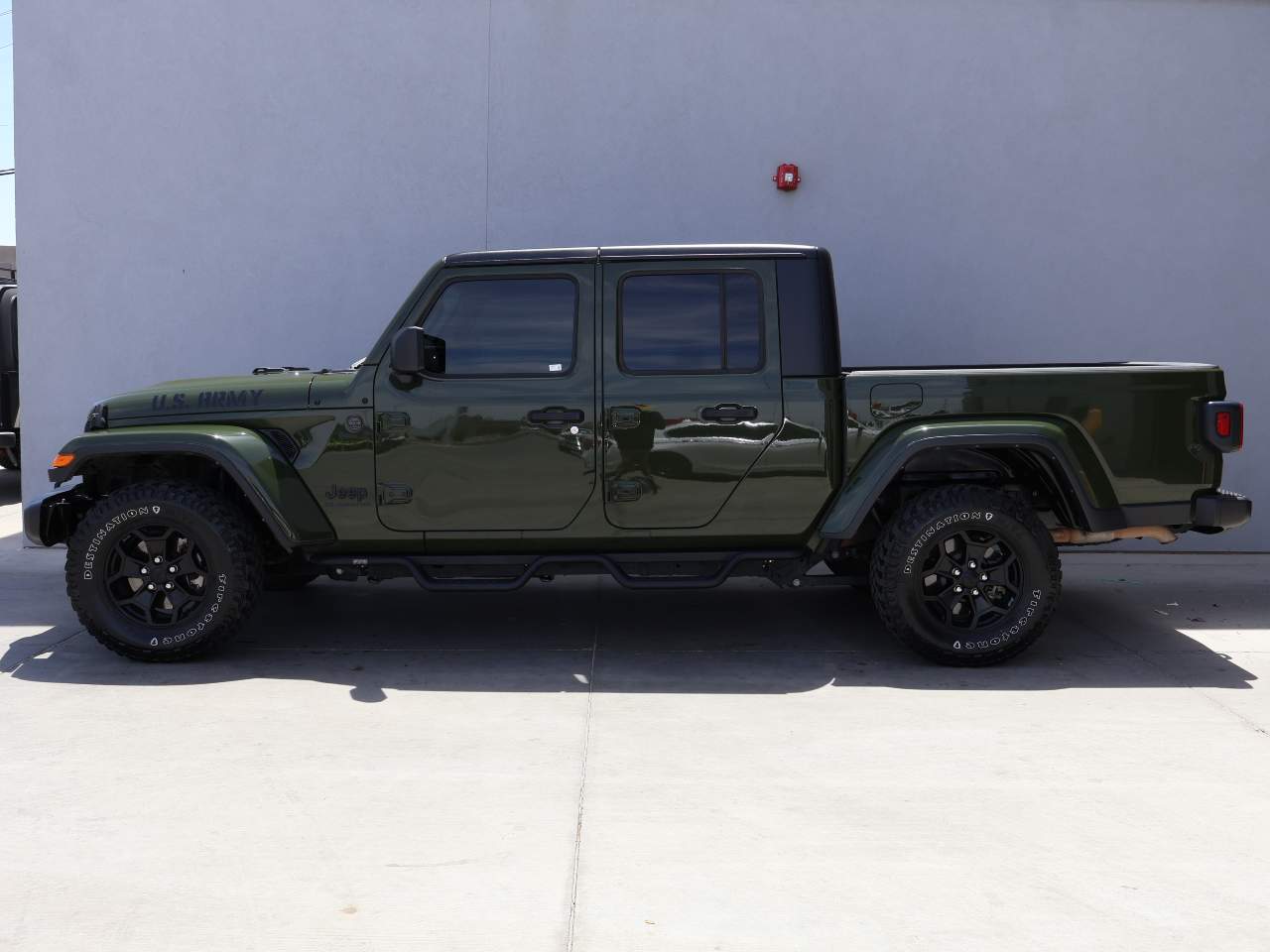 2022 Jeep Gladiator Willys Crew Cab