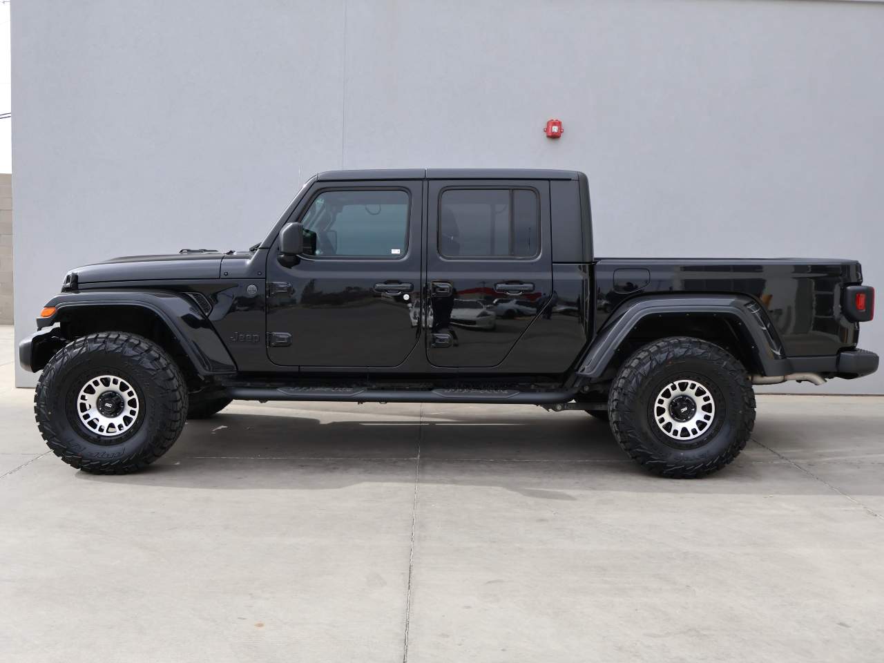 2022 Jeep Gladiator Sport Crew Cab