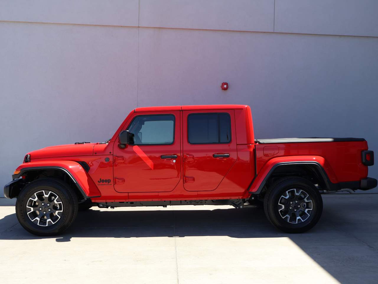 2024 Jeep Gladiator Sport S