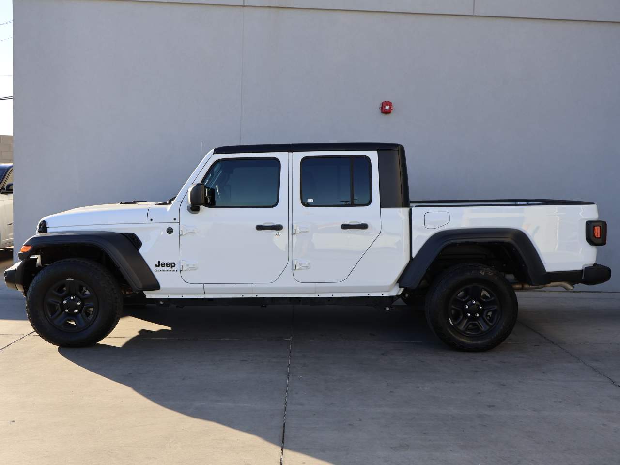 2022 Jeep Gladiator Sport Crew Cab