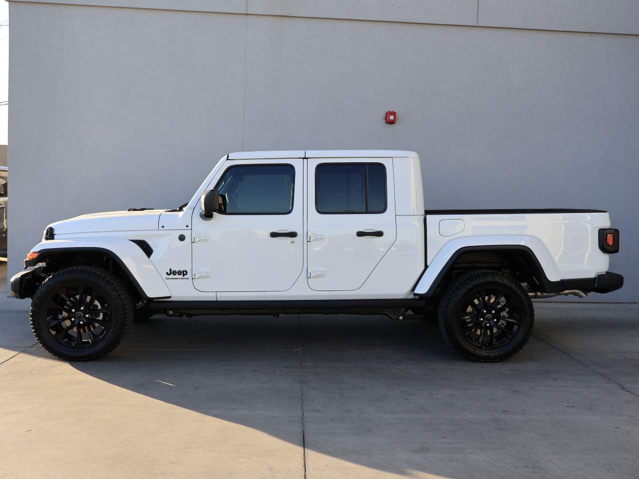 2025 Jeep Gladiator NightHawk