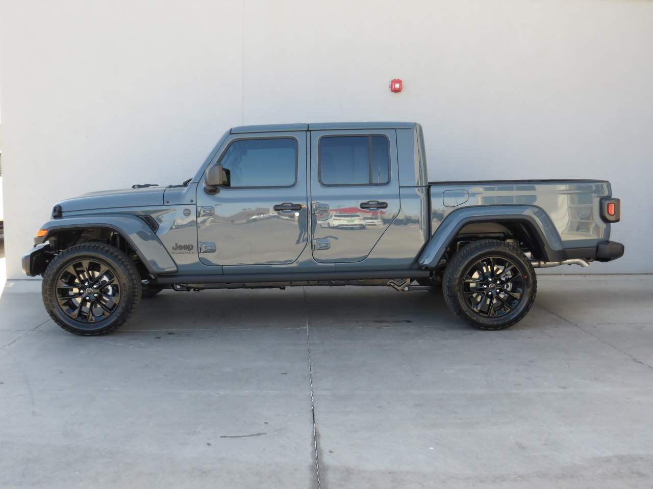 2025 Jeep Gladiator NightHawk