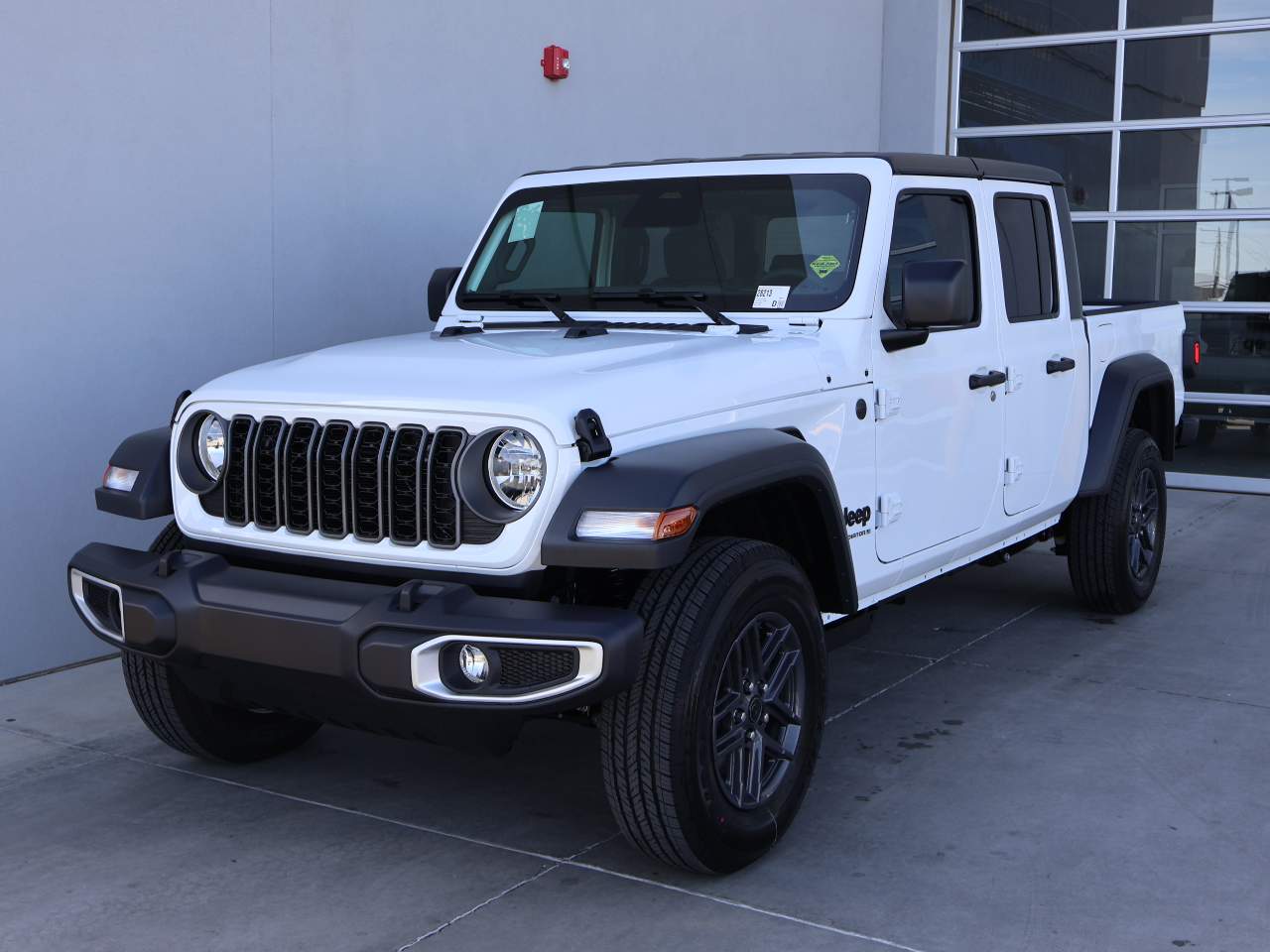 2026 Jeep Gladiator Sport S's photo
