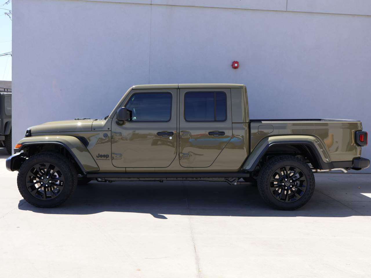 2025 Jeep Gladiator NightHawk