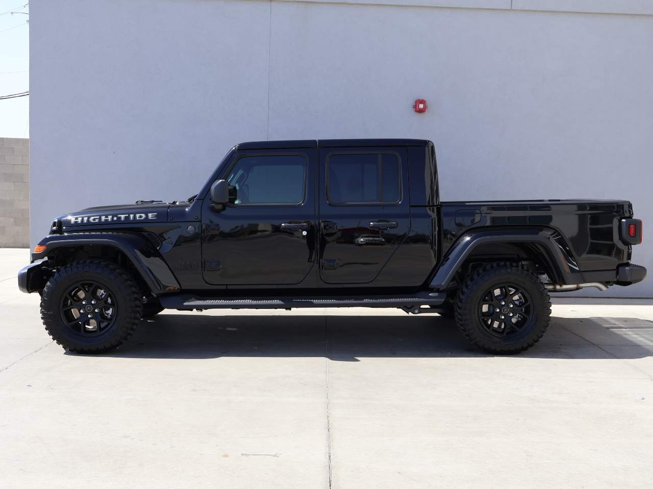 2025 Jeep Gladiator High Tide