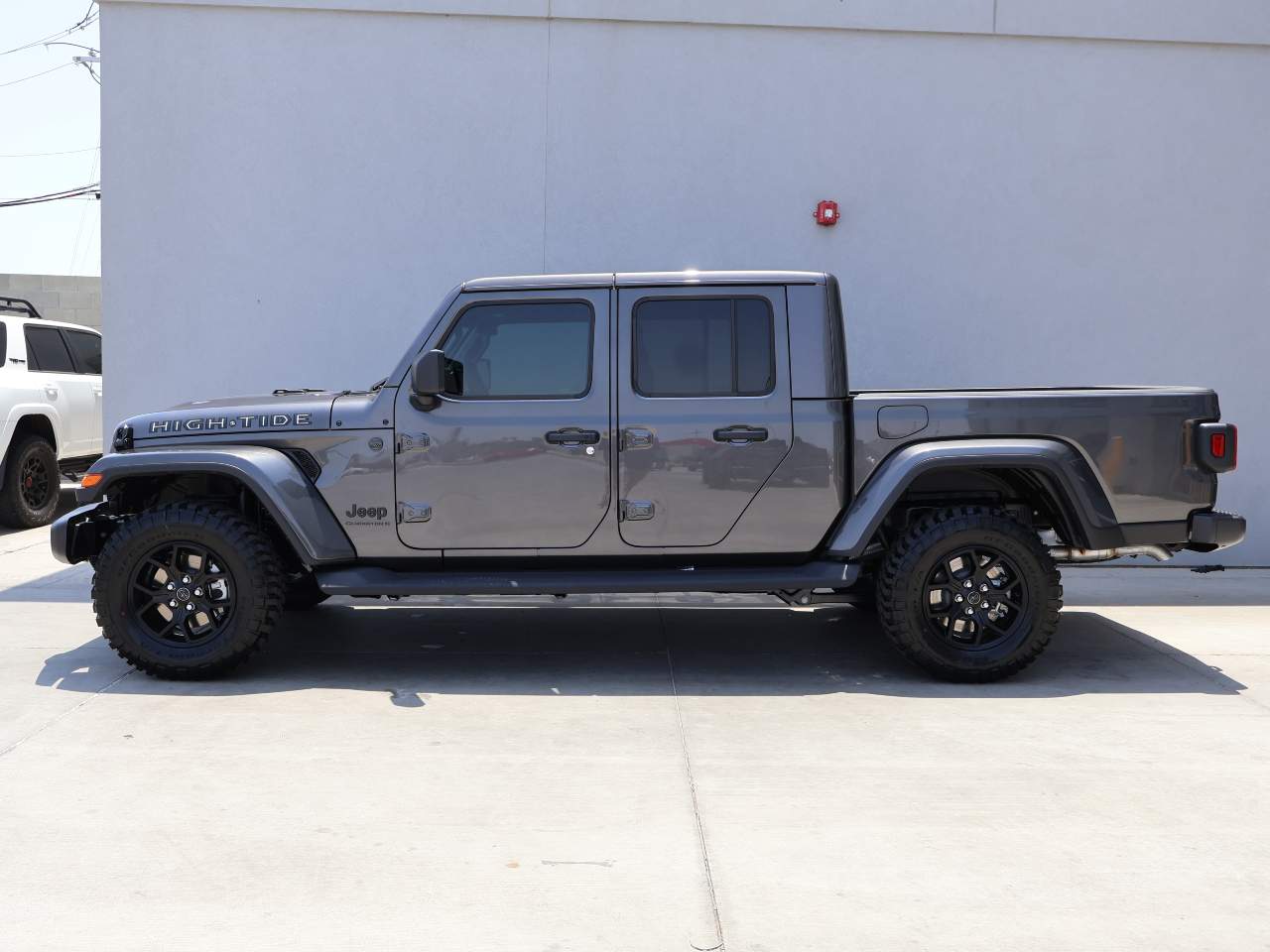 2025 Jeep Gladiator High Tide