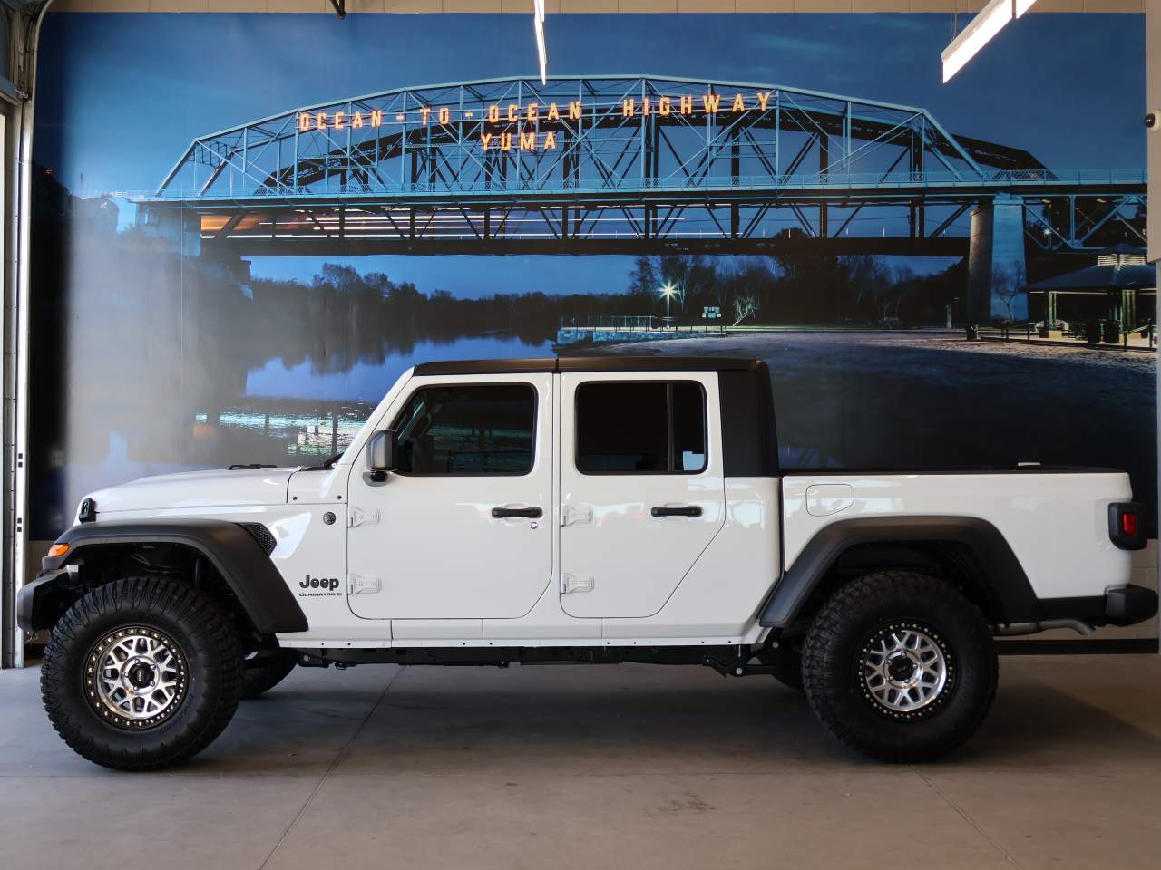2025 Jeep Gladiator Sport