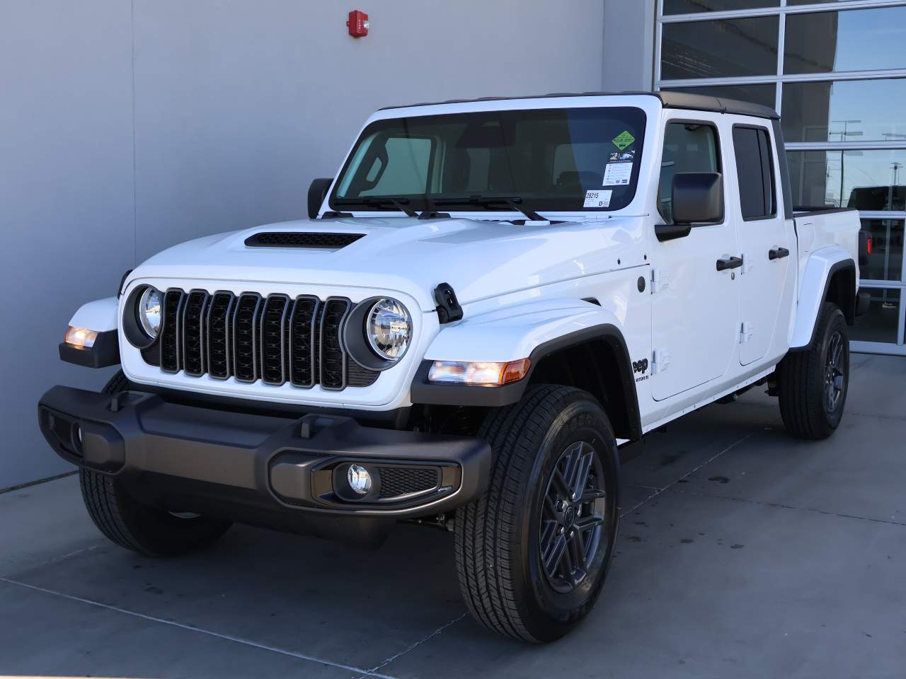 2026 Jeep Gladiator Sport S's photo