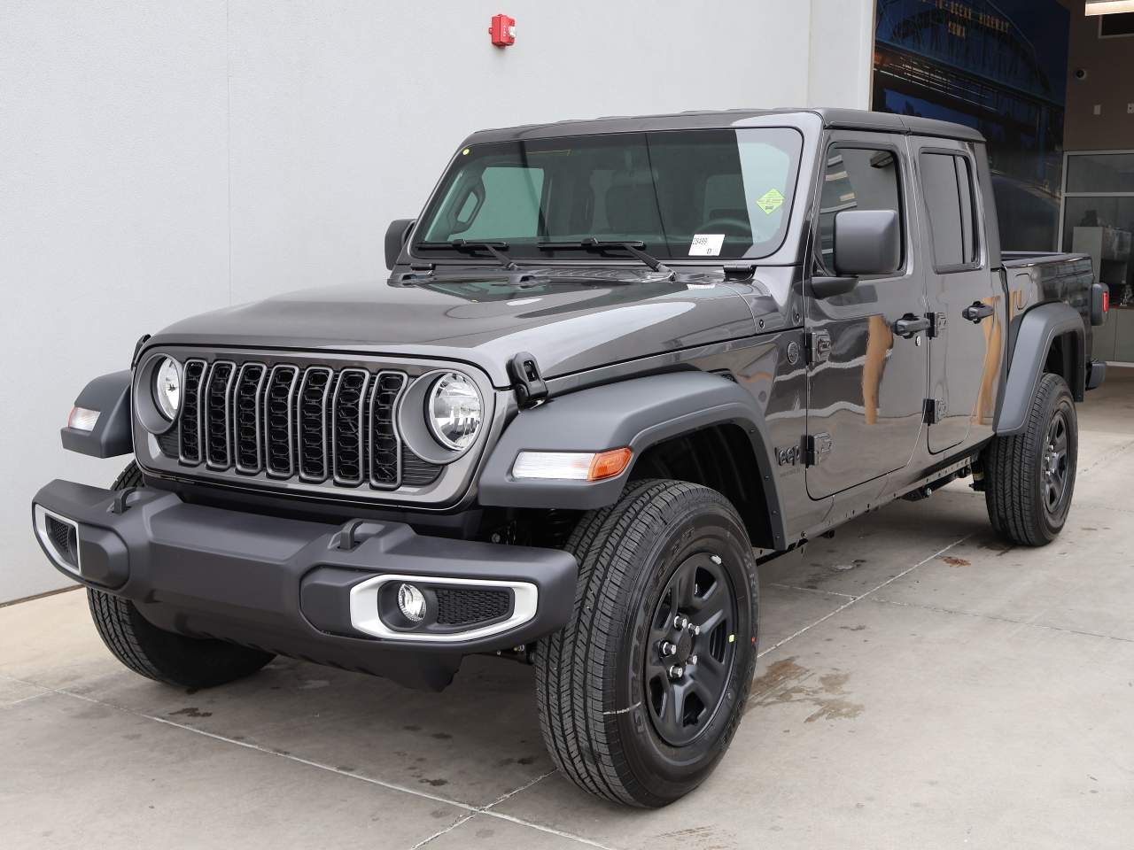 2026 Jeep Gladiator Sport's photo