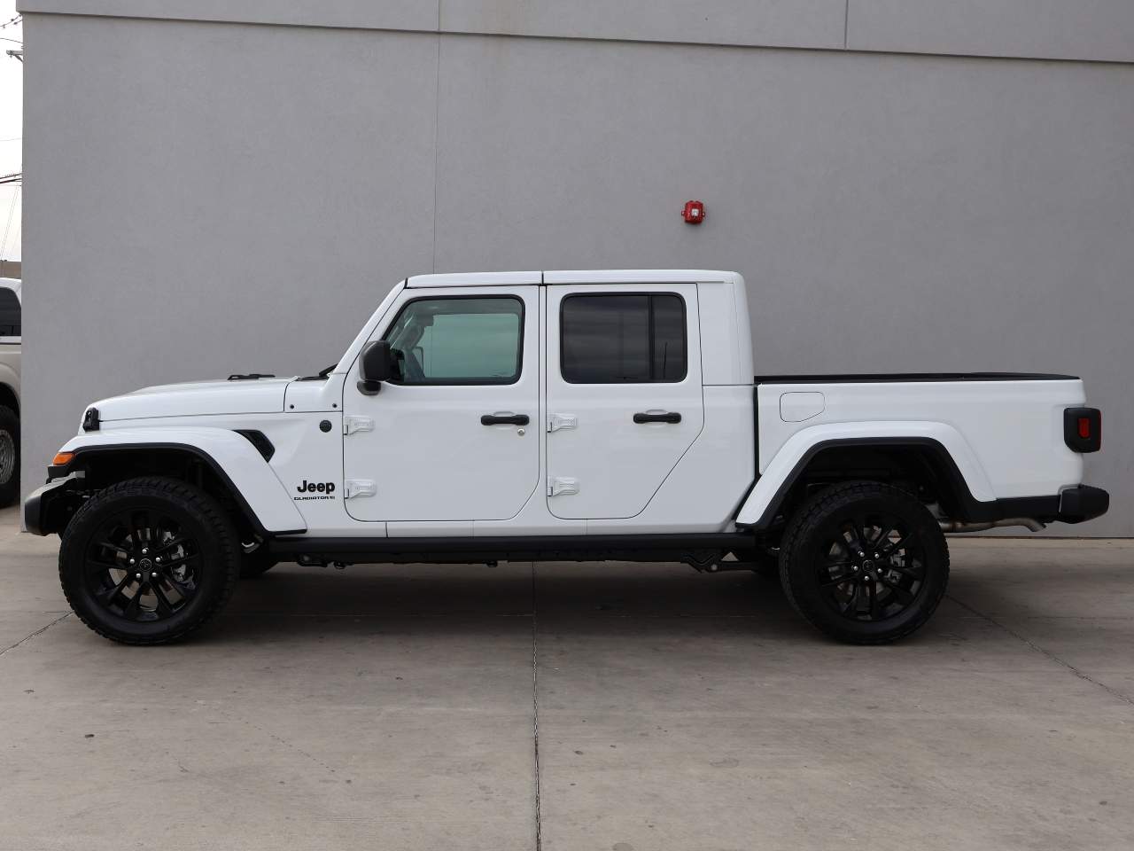 2025 Jeep Gladiator NightHawk