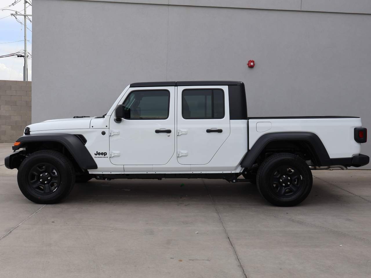2025 Jeep Gladiator Sport