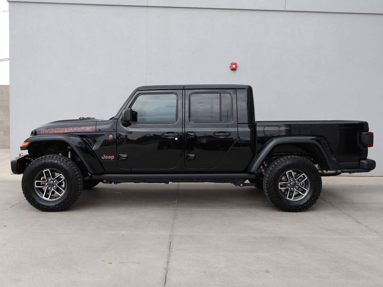 2025 Jeep Gladiator Mojave X
