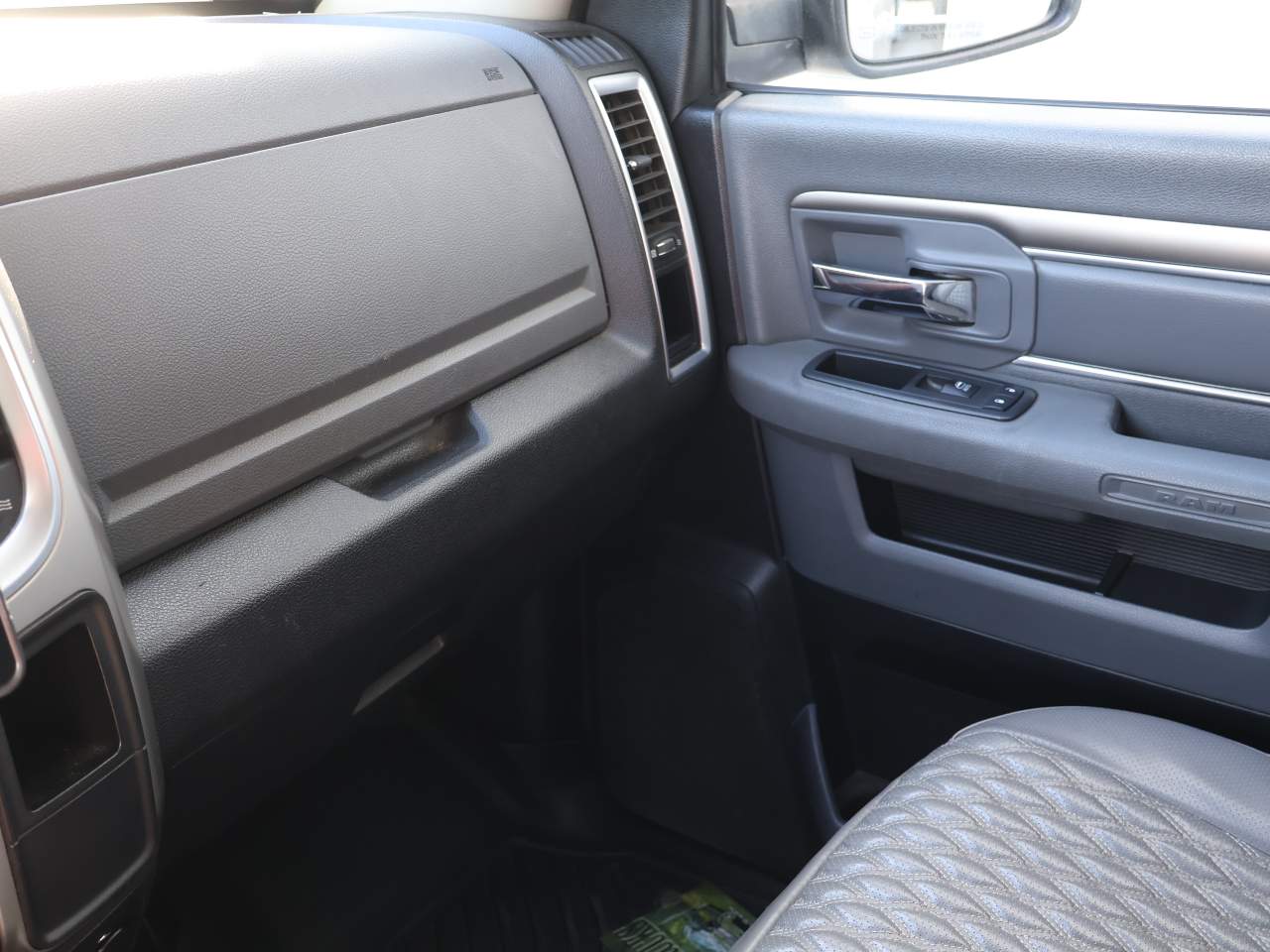 2016 Ram 1500 SLT Extended Cab