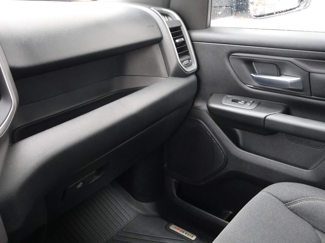 2026 Ram 1500 Express Crew Cab