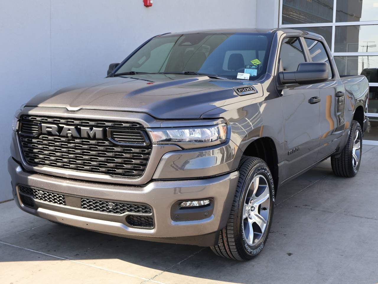 2025 Ram 1500 Crew Cab Tradesman