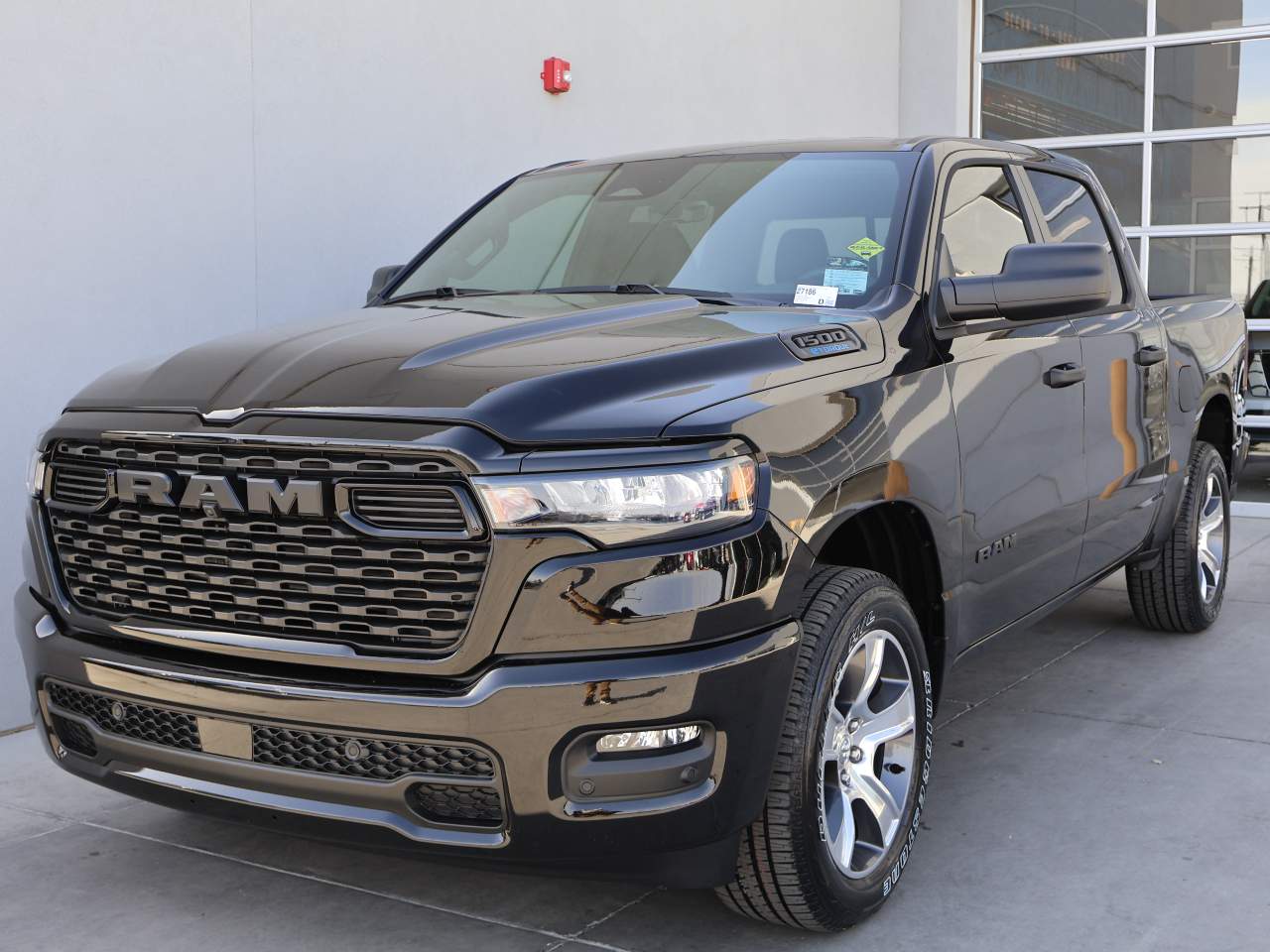 2025 Ram 1500 Crew Cab Tradesman