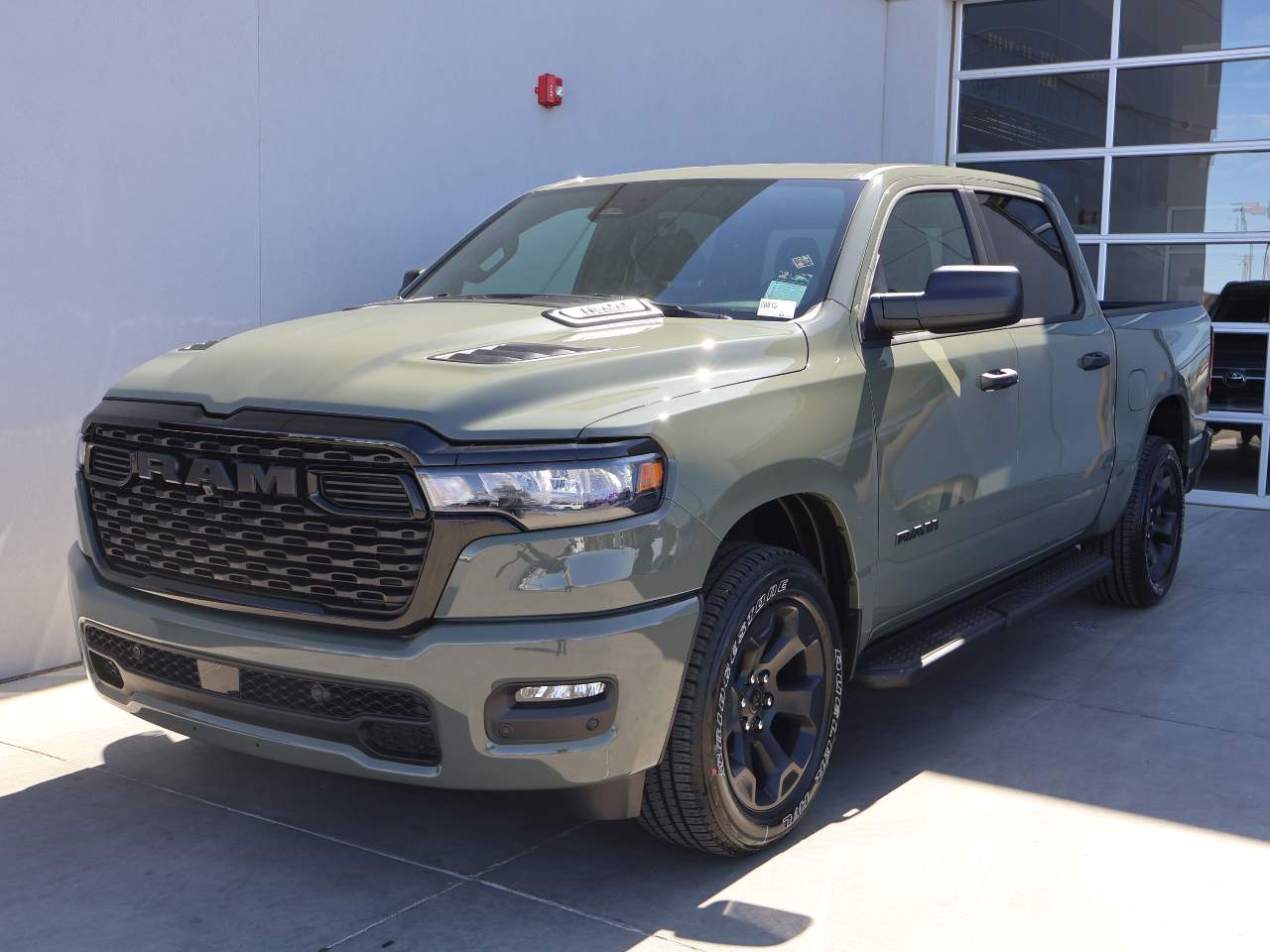 2026 Ram 1500 Crew Cab Express