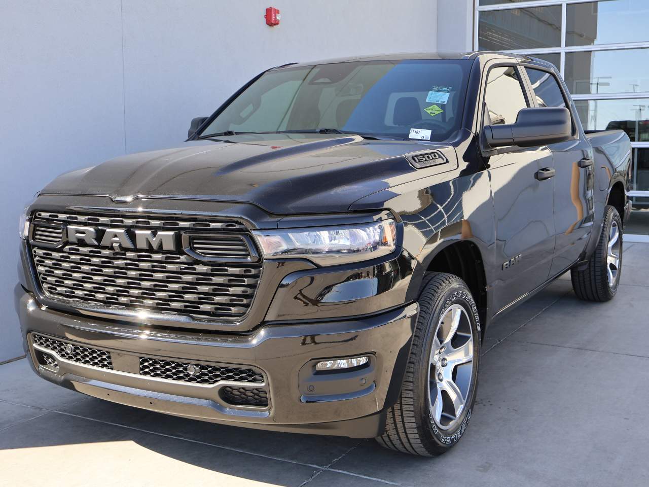 2025 Ram 1500 Crew Cab Tradesman