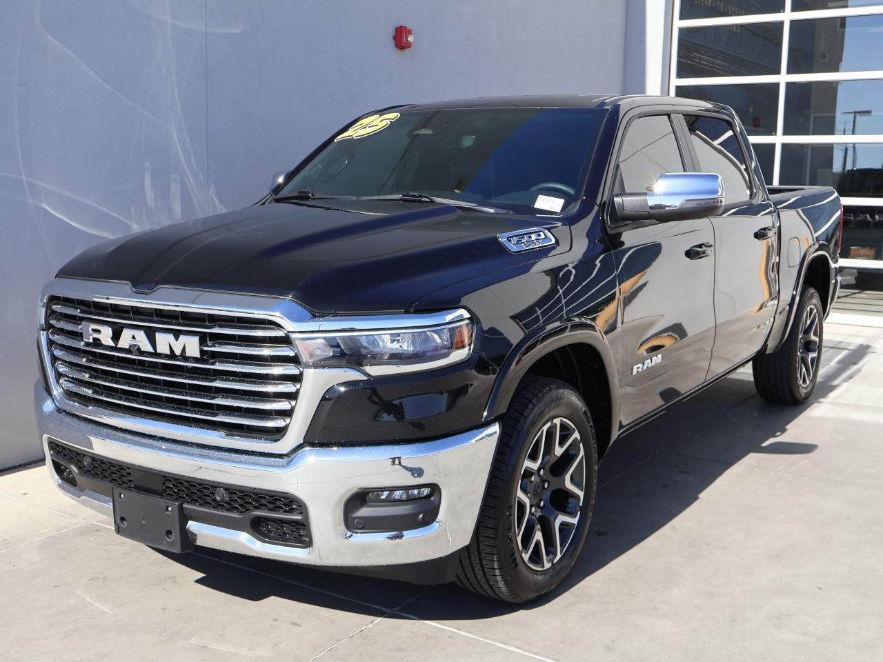 2025 RAM 1500 Laramie 4x4 Crew Cab 5'7's photo