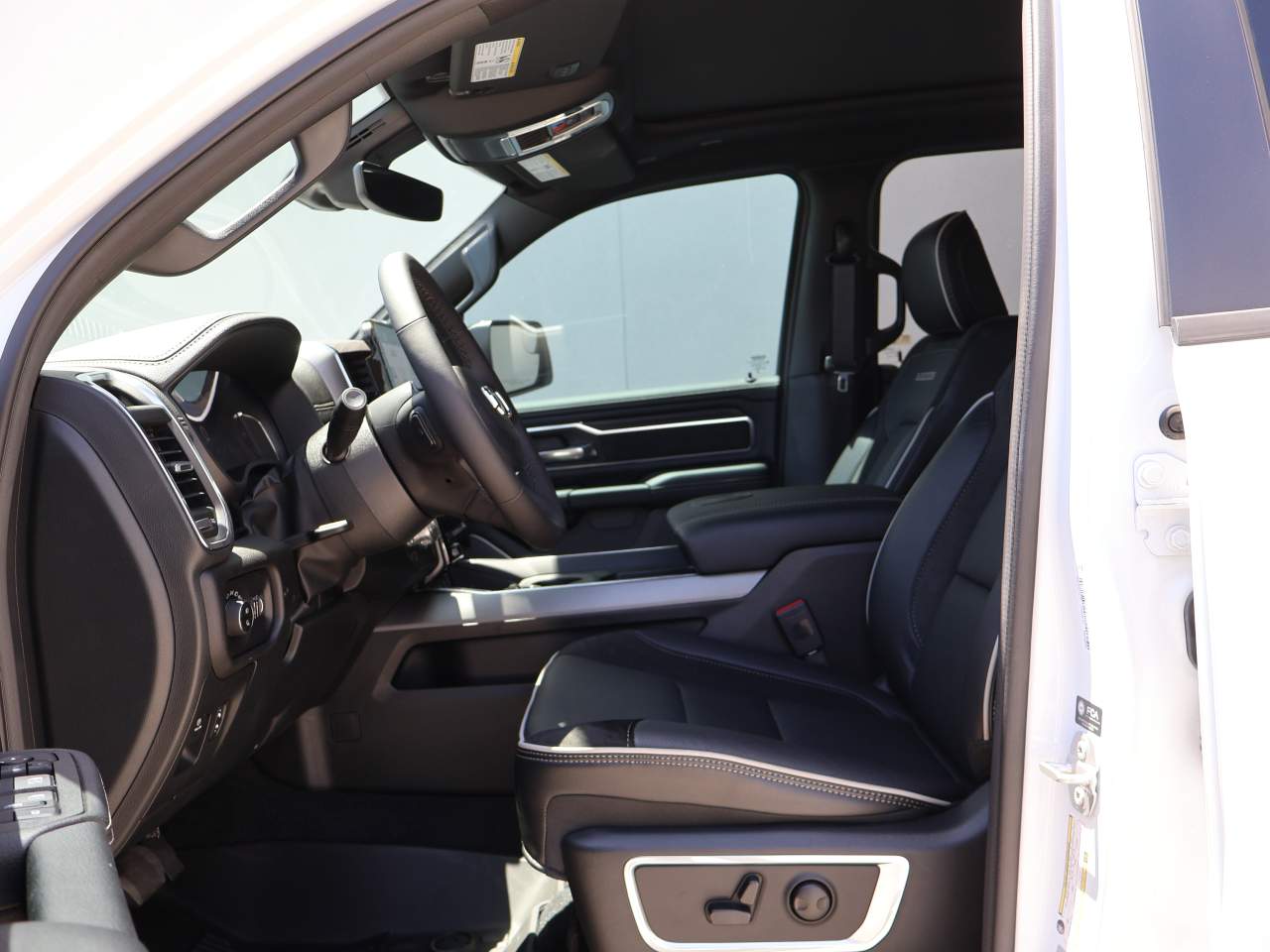 2026 RAM 1500 Laramie - Photo 8