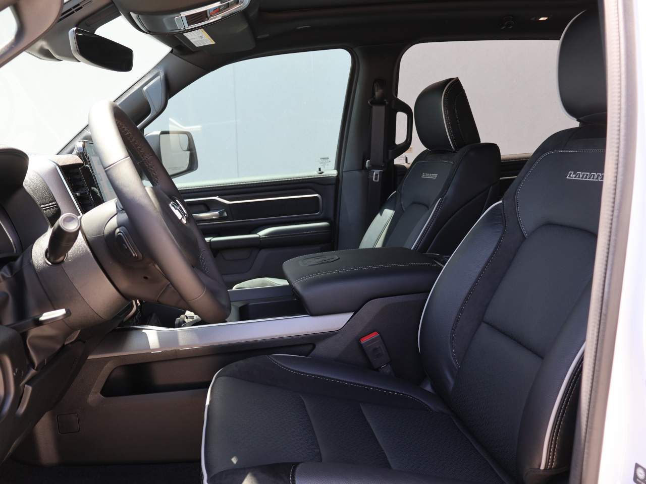 2026 RAM 1500 Laramie - Photo 9