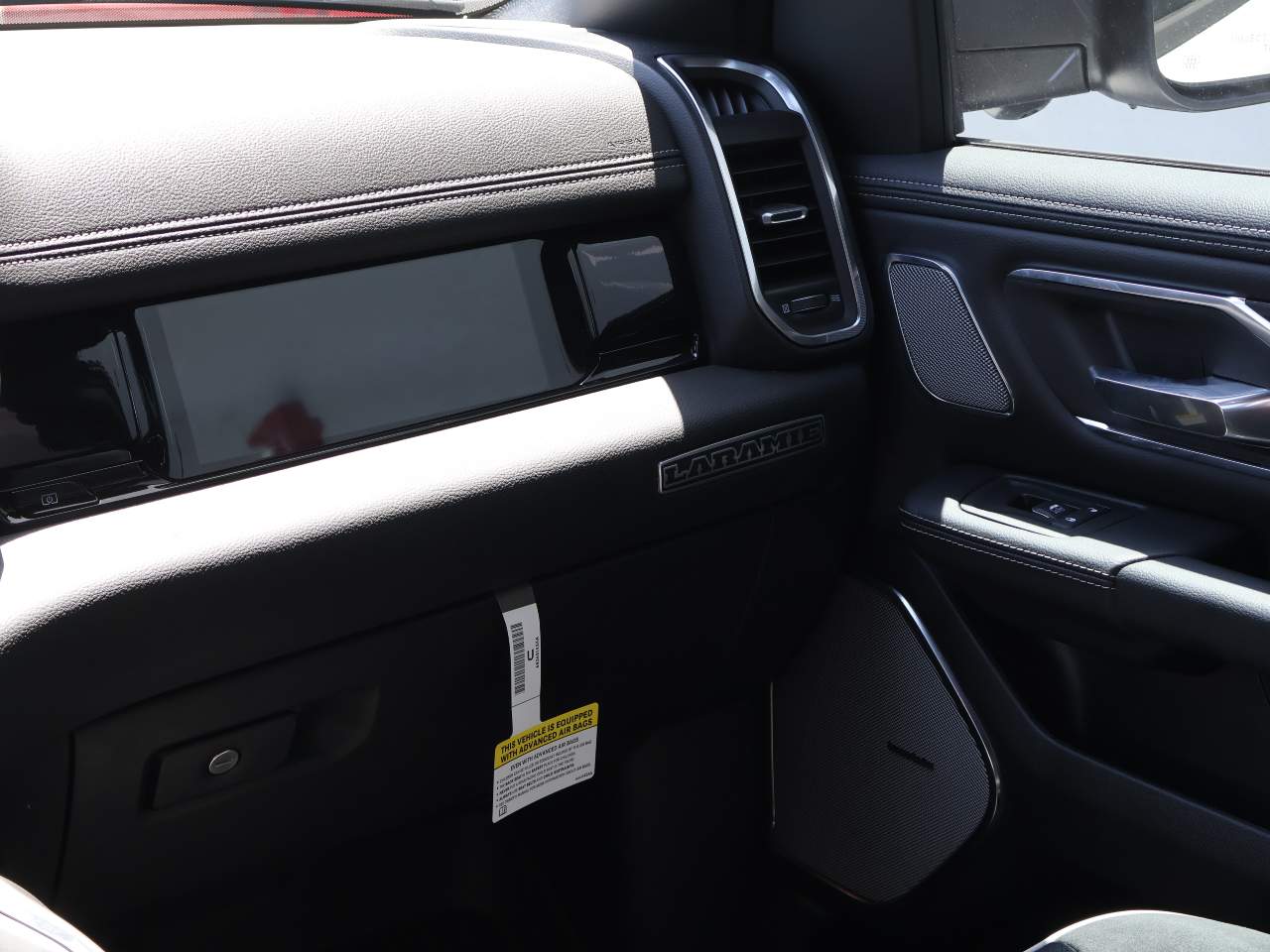 2026 RAM 1500 Laramie - Photo 15