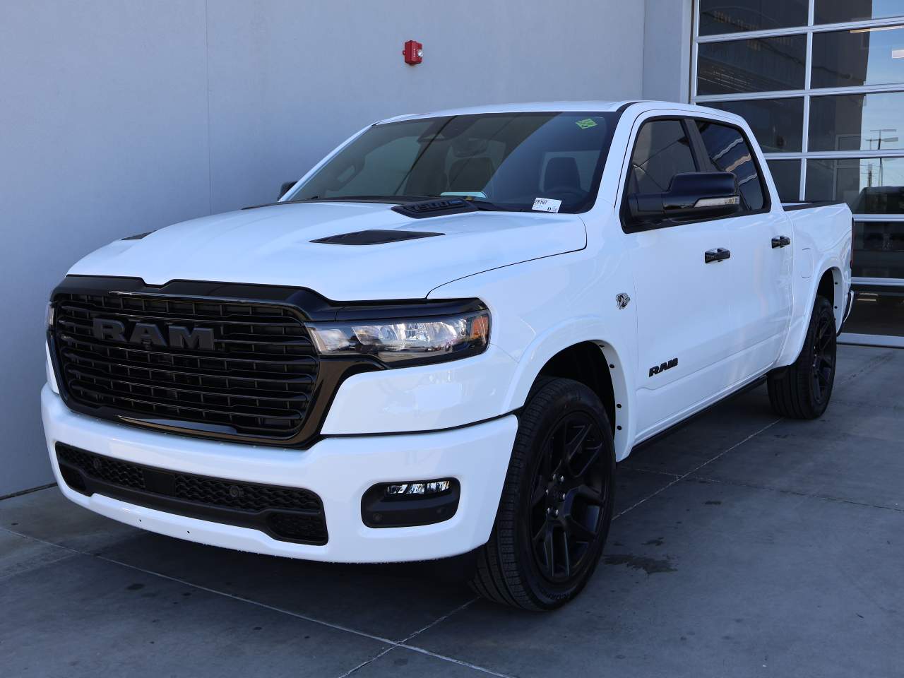 2026 RAM Ram 1500 Pickup Laramie's photo
