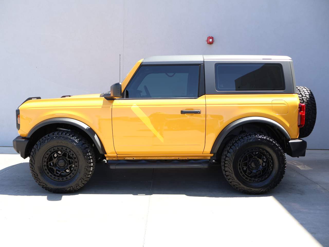 2022 Ford Bronco Base 2 Door