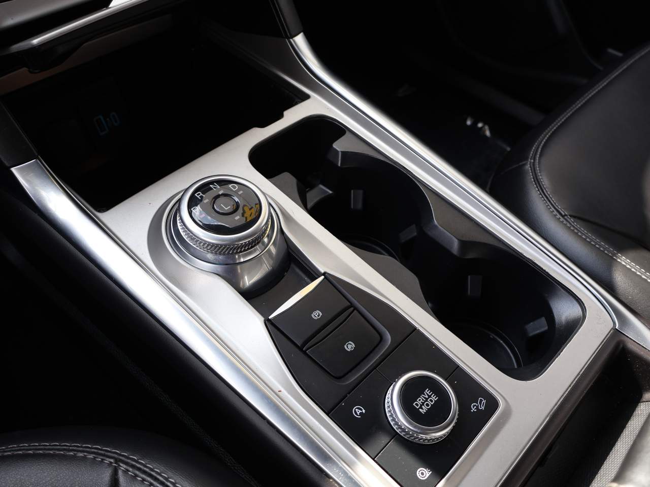 2024 Ford Explorer XLT - Photo 17