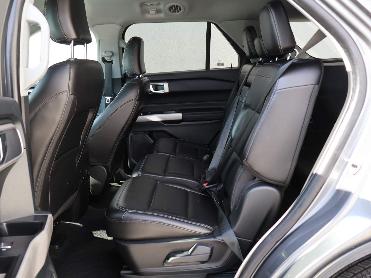 2024 Ford Explorer XLT - Photo 10