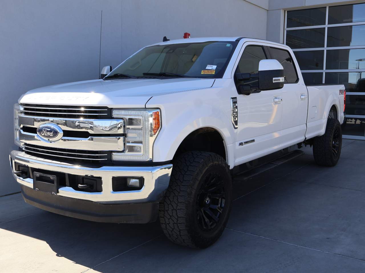 2019 Ford F-350 Super Duty Lariat Crew Cab