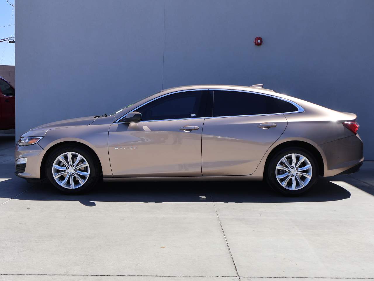 Used 2019 Chevrolet Malibu 1LT with VIN 1G1ZD5STXKF127878 for sale in Yuma, AZ
