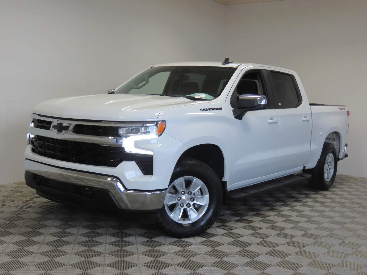 2025 Chevrolet Silverado 1500 LT Crew Cab