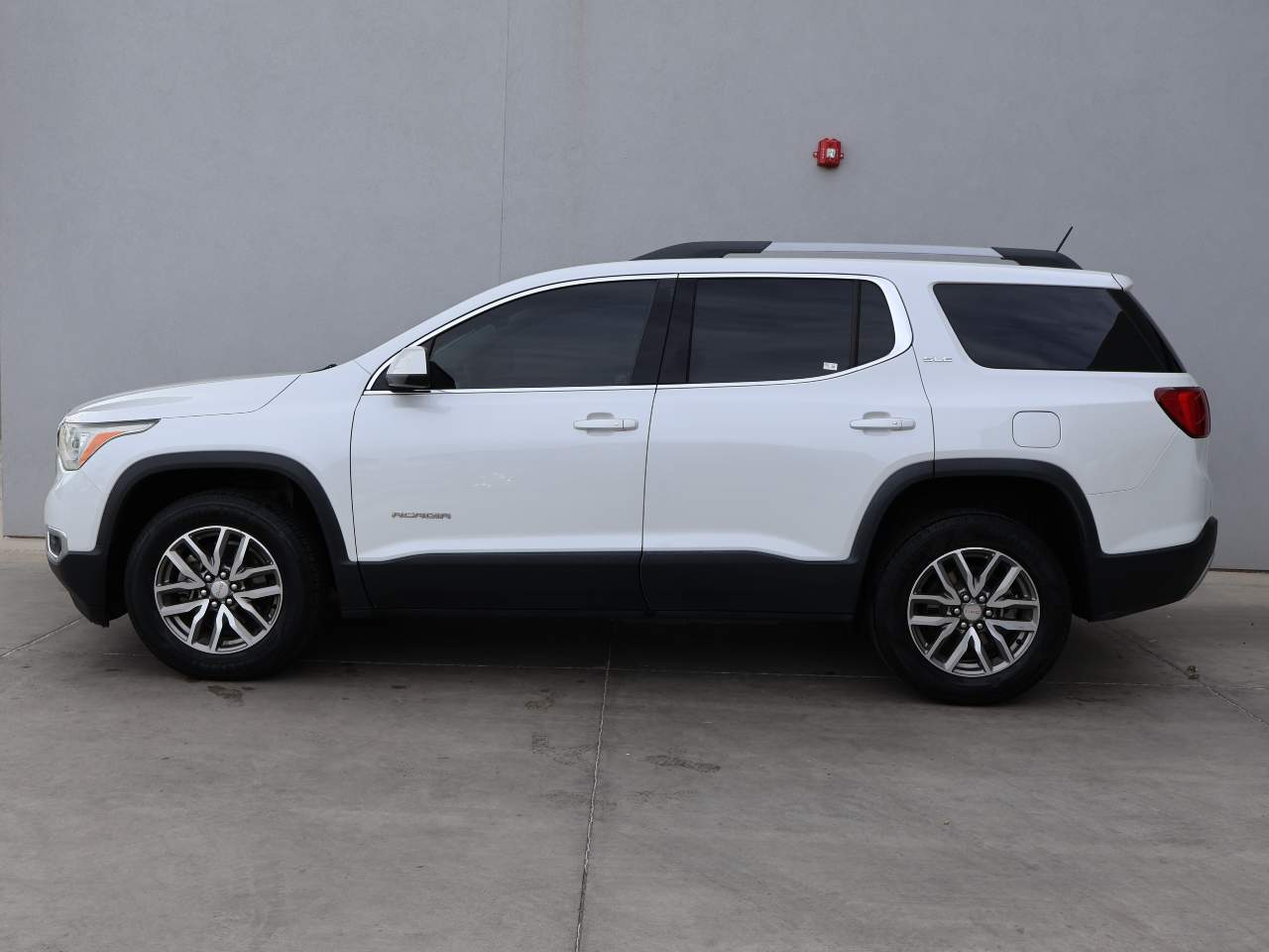Used 2019 GMC Acadia SLE-2 with VIN 1GKKNLLA0KZ202517 for sale in Yuma, AZ