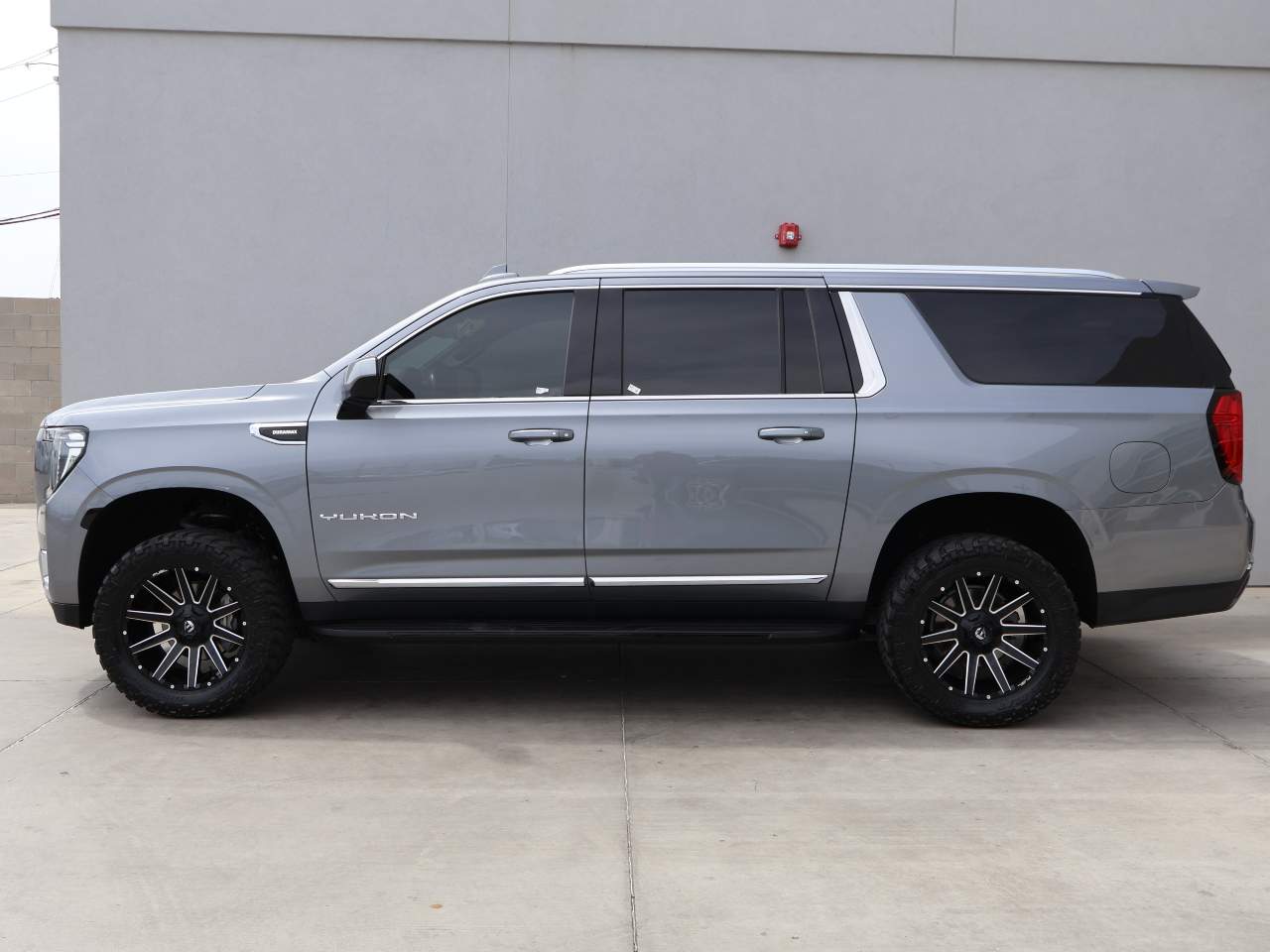 2022 GMC Yukon XL SLE