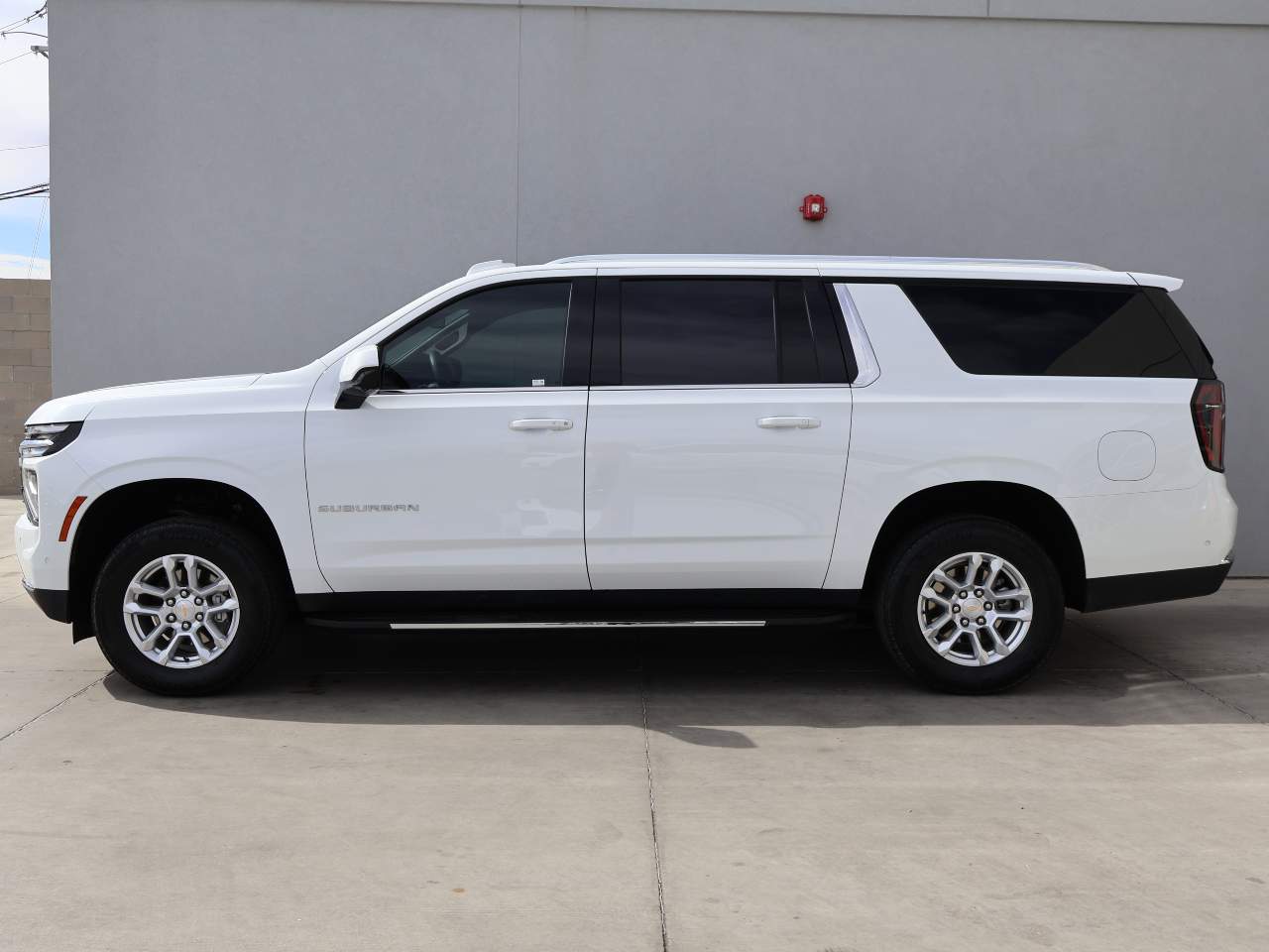 2025 Chevrolet Suburban LS