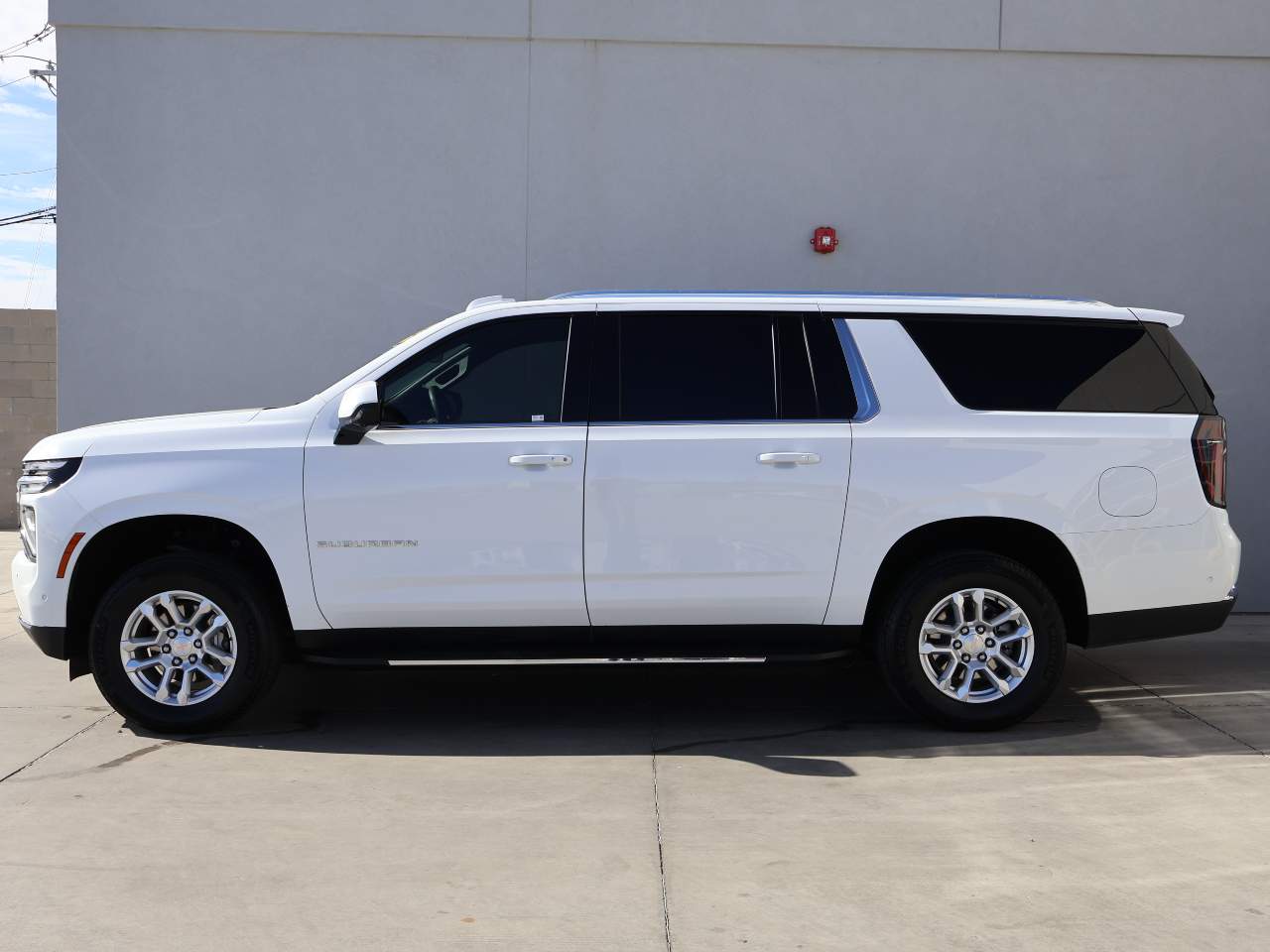 2025 Chevrolet Suburban LS