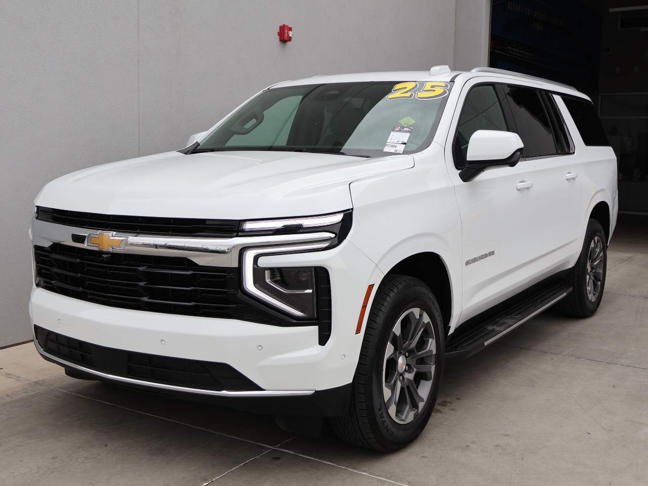 2025 Chevrolet Suburban LS