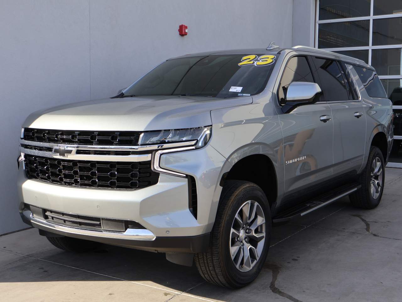 2023 Chevrolet Suburban LS