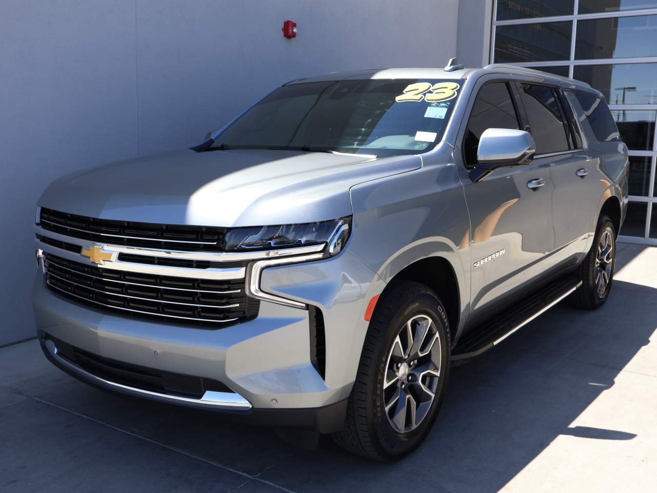 2023 Chevrolet Suburban LT