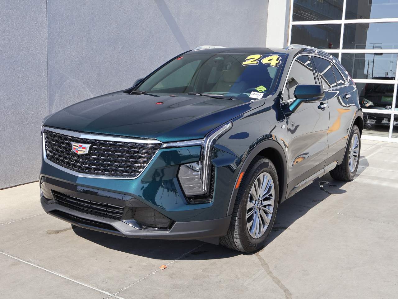 2024 Cadillac XT4 Premium Luxury