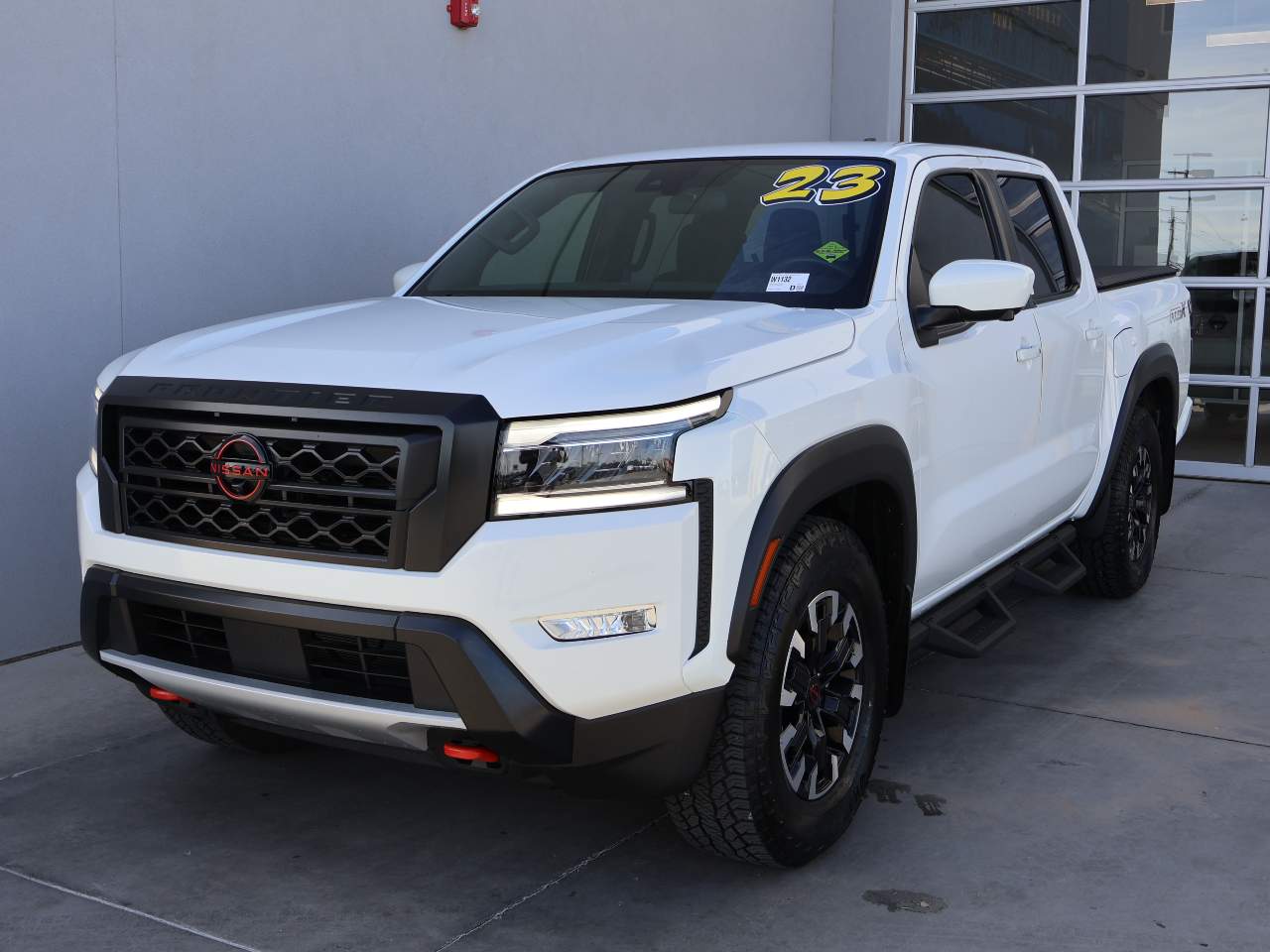2023 Nissan Frontier PRO-X's photo