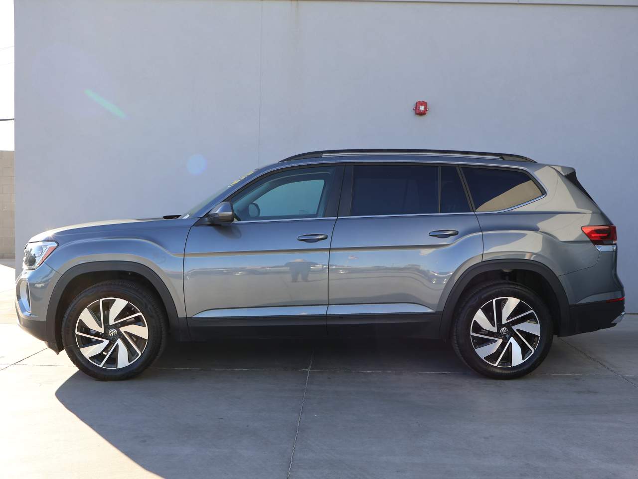 2025 Volkswagen Atlas SE