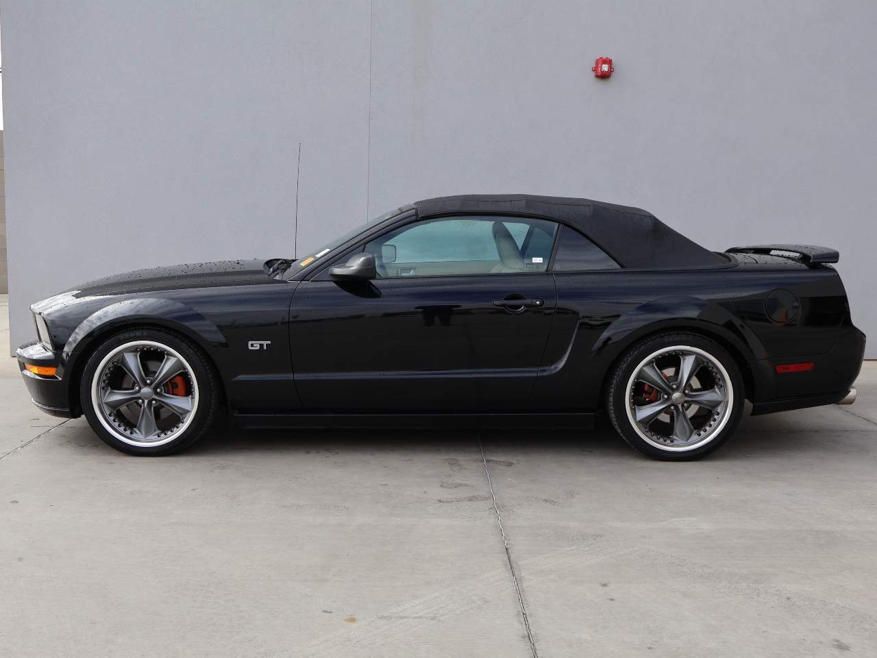 2005 Ford Mustang GT Premium