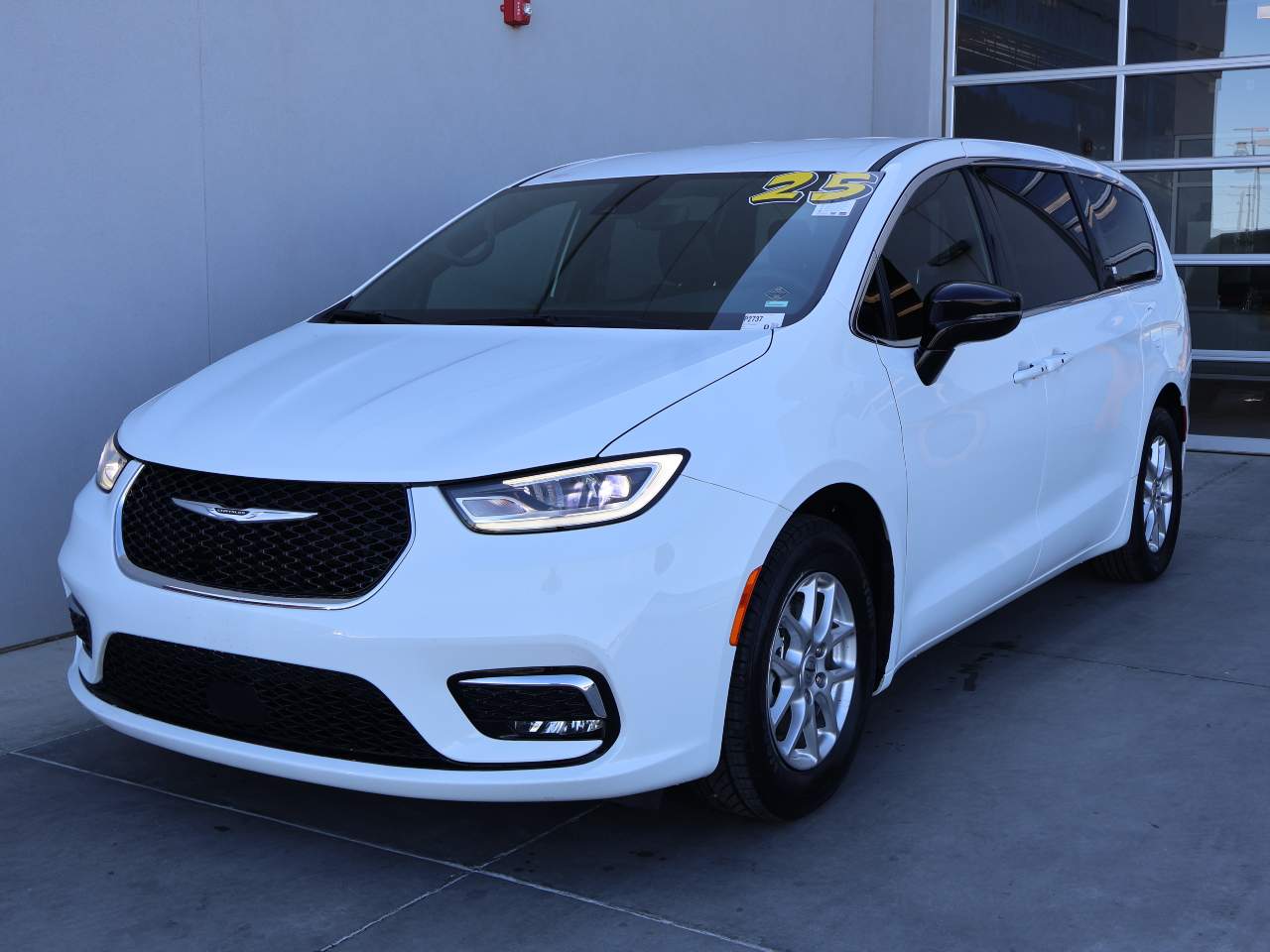 2025 Chrysler Pacifica Select FWD